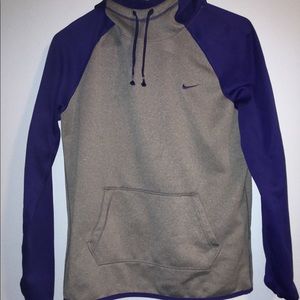 NIKE therma-fit sweatshirt